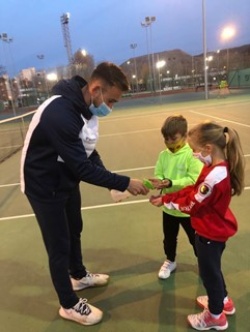 Tenis Resurge 4